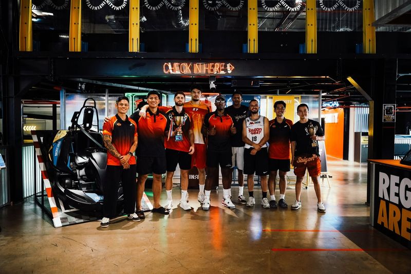 Đội thi đấu tại Infinity Racing
