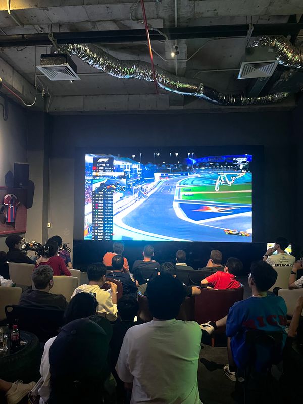 Mô phỏng đua xe tại Infinity Racing